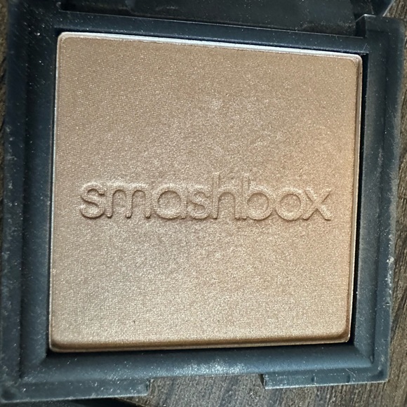 Smashbox - hint of bronze blush - Picture 2 of 4